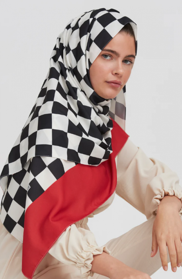 Pola Checkered yang Klasik